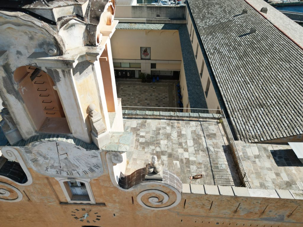 Cour du Palais des Gouverneurs - Vue drone